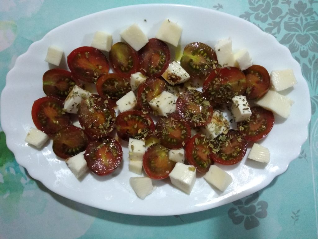 Capricho de tomate ensalada caprese