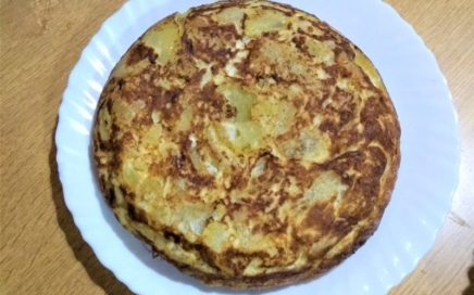 Tortilla de patata , con patatas hechas al horno