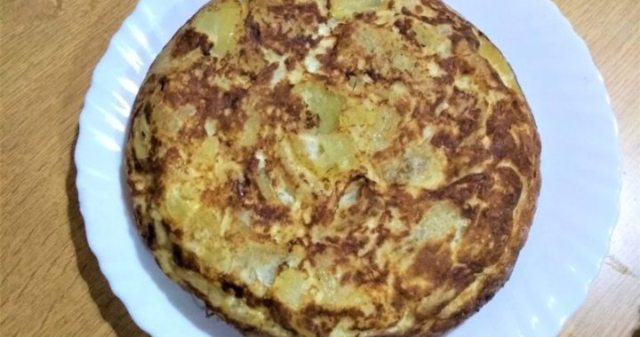 Tortilla de patata , con patatas hechas al horno