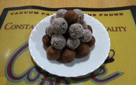 Trufas tramposas de dátil y coco