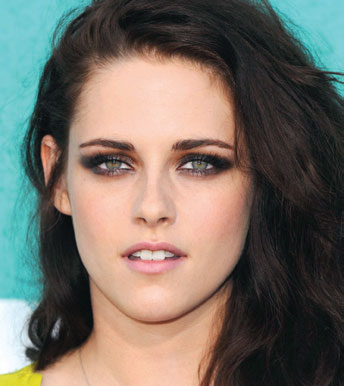 Kristen Stewar , demasiado mate el color de labios.