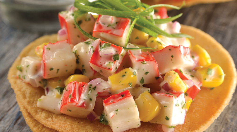 Tortillas con ensalada de surimi y maíz