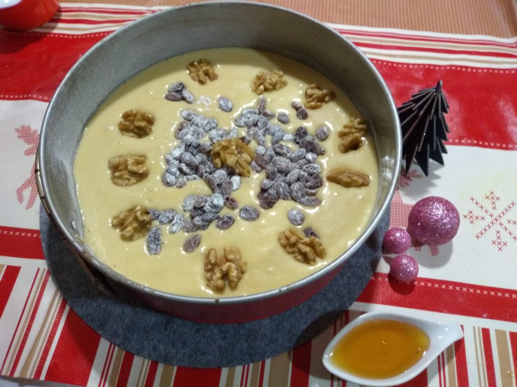 Masa del Bizcocho Navideño con nueces y pasas