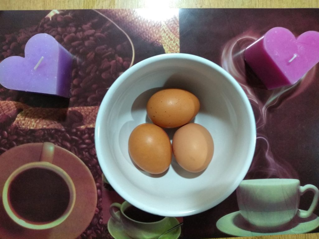 3 huevos