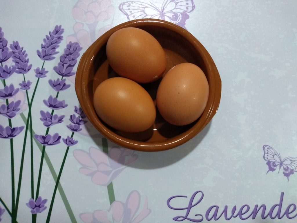 3 huevos