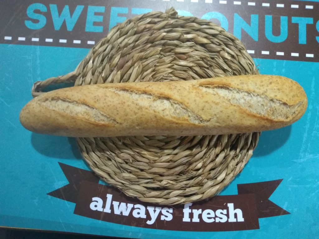 Una barra de pan integral