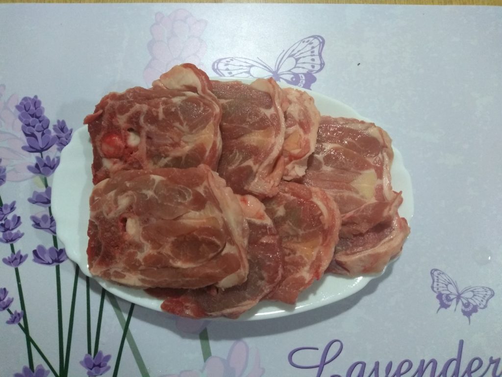 cuello de cordero al horno con verduras