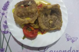 cuello de cordero al horno con verduras