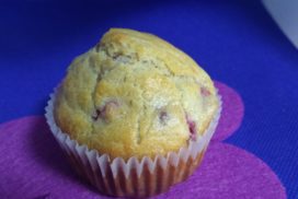 Muffins de frambuesas sin azúcar superesponjosos